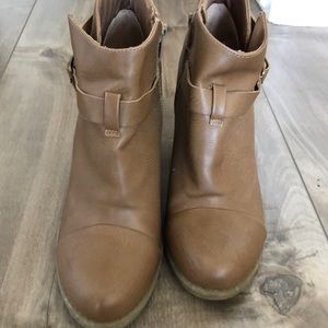 LC Lauren Conrad tan booties